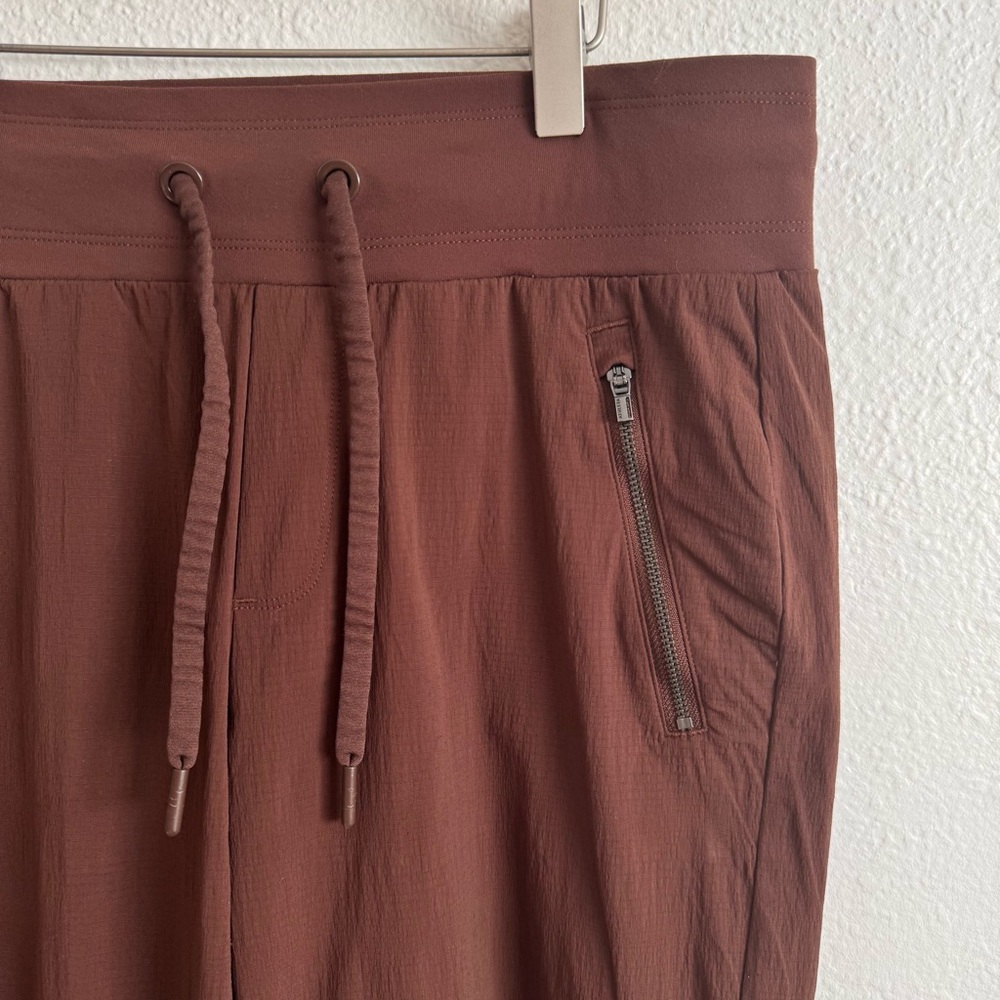 ATHLETA Reddish Cognac Brown Trekkie North High Waisted Workout Jogger Pants - Picture 8 of 15